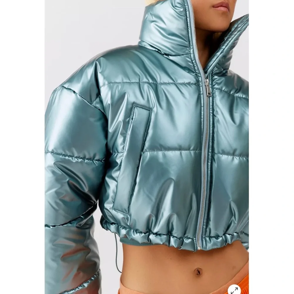 Urban Outfitters UO Taryn Metallic Icy Blue Cropped Puffer Jacket - Picture 2 of 14
